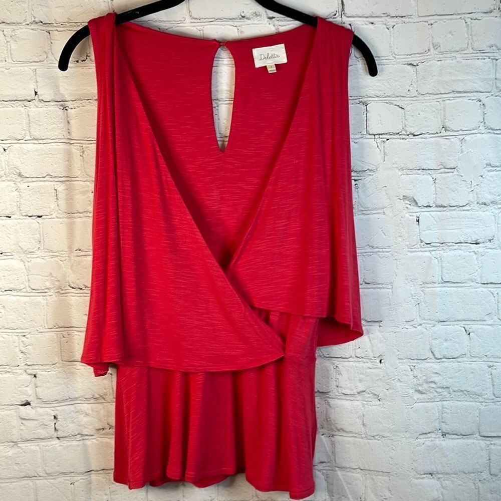 Anthropology Delettta Women’s Red Super Low Vneck shirt, Sleeveless Size‎ small